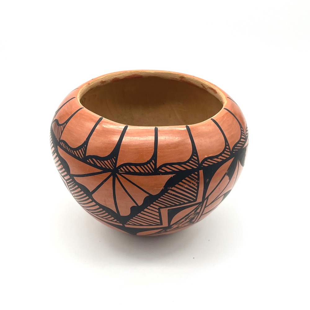 Jemez Pueblo Chinana Hand Painted Pottery Bowl Native American Terracotta 7x5